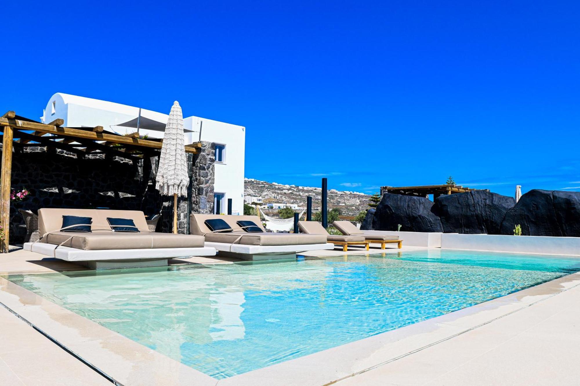 Saint Apostles * Fira (Santorini)